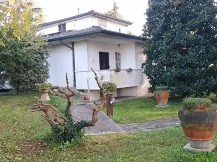 Casa con 6 locali in affitto in Via Rosalia Gerardin Arthuis, Piacenza