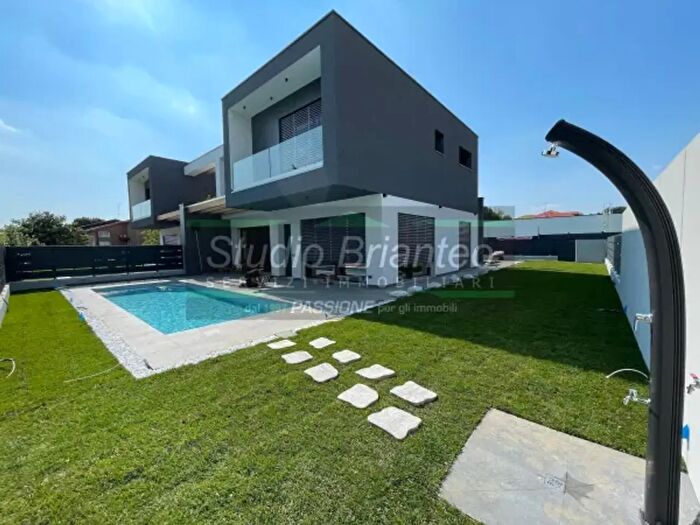 Casa quadrilocale in vendita in Via per Cabiate, Mariano Comense