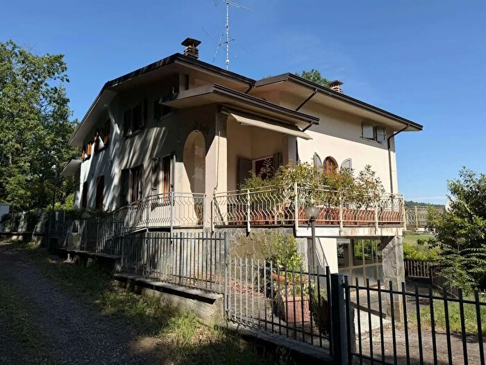 Casa quadrilocale in vendita in Rivergaro