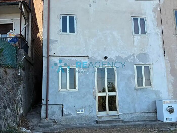 Casa quadrilocale in vendita in Vicolo Monte Nero, Montecchio Maggiore