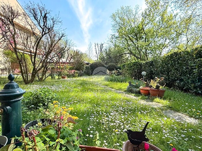 Casa quadrilocale in vendita in Viale Unione, Cusano Milanino