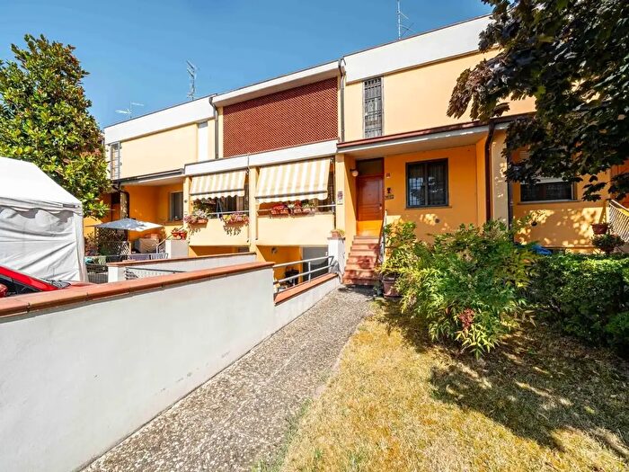 Casa con 6 locali in vendita in Via Peri, Sant'Ilario D'Enza