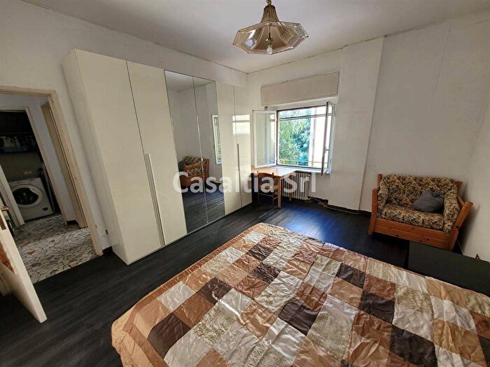 Appartamento trilocale in affitto in Via marco d'agrate, Corvetto, Milano