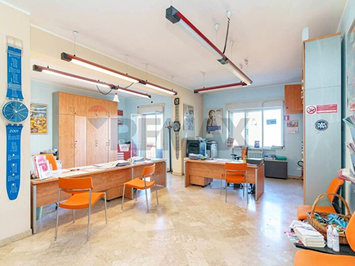 Appartamento con 5 locali in affitto in Corso Sicilia, Centro, Enna