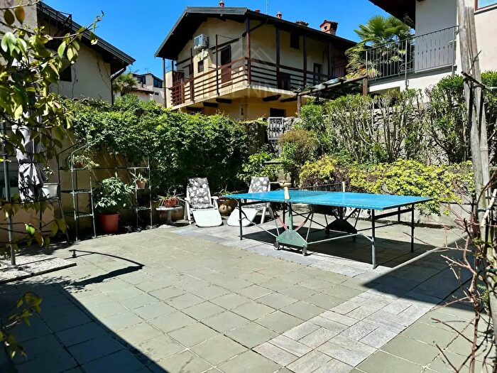 Appartamento con 6 locali in vendita in Via Sempione, Meina