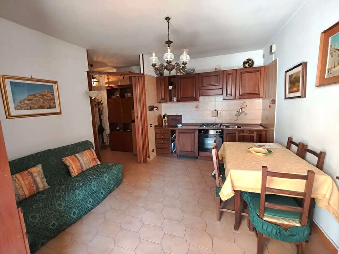 Appartamento bilocale in vendita in Via Perret, Saint Vincent