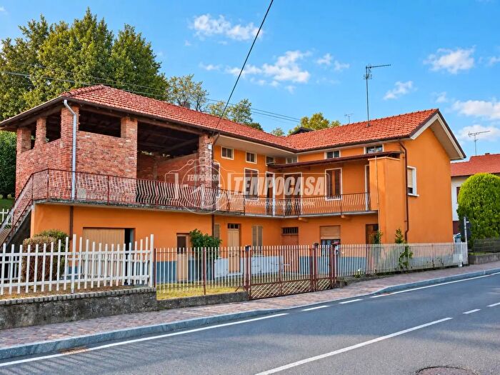 Casa trilocale in vendita in Roasio