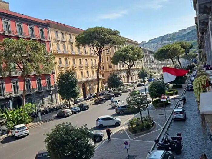 Appartamento con 6 locali in vendita in Viale Antonio Gramsci, Napoli