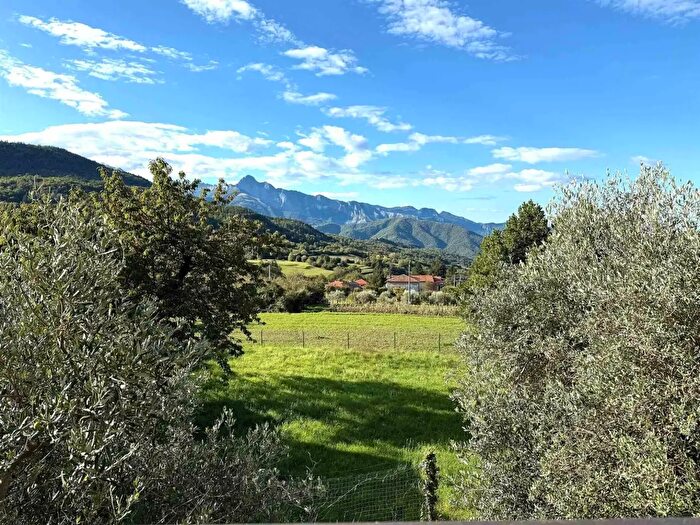 Casa con 9 locali in vendita in Casola In Lunigiana