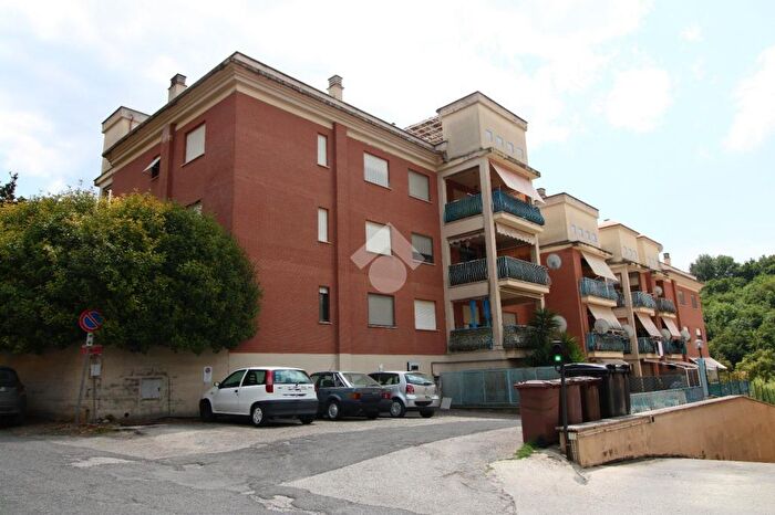 Appartamento trilocale in vendita in Via Pietro Nenni, Poggio Mirteto