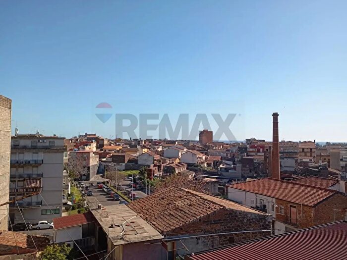 Appartamento trilocale in vendita in Via Passarello, Catania