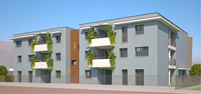 Appartamento trilocale in vendita in Via Guglielmo Oberdan, Arosio