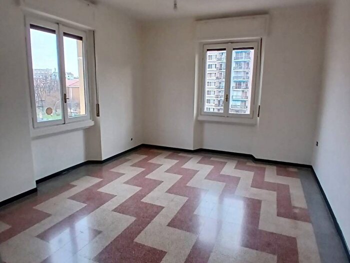 Appartamento trilocale in affitto in Via Firenze, Rondò Torretta, Sesto San Giovanni