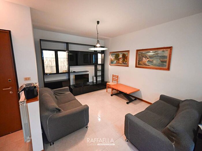 Appartamento trilocale in affitto in Via Abate Salvioni, Centro, San Paolo d'Argon