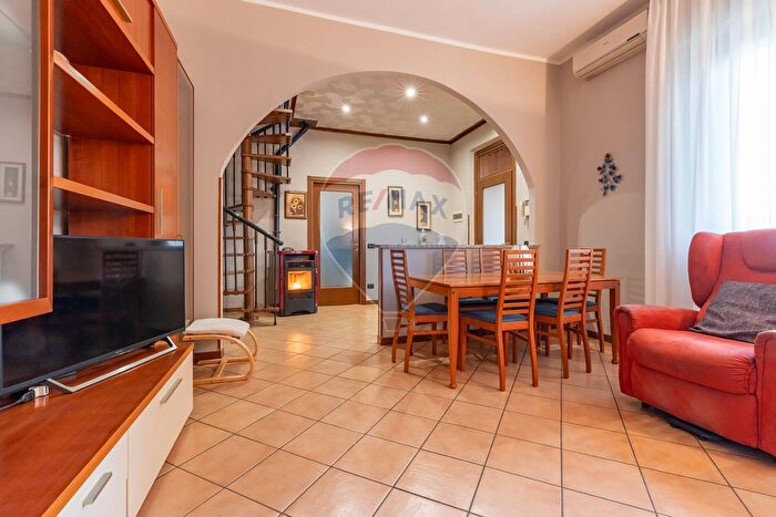 Casa trilocale in vendita in Via della Lepre, Busto Arsizio