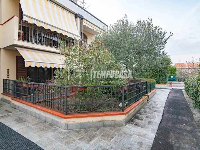 Appartamento trilocale in vendita in Via Ramponi, Canonica DAdda