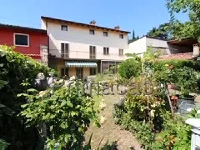 Casa con 6 locali in vendita in Via Ponte, Sant'Ambrogio Di Valpolicella