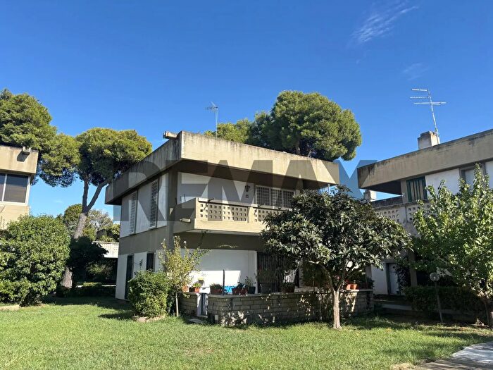 Appartamento trilocale in vendita in Via Tronto, Ardea