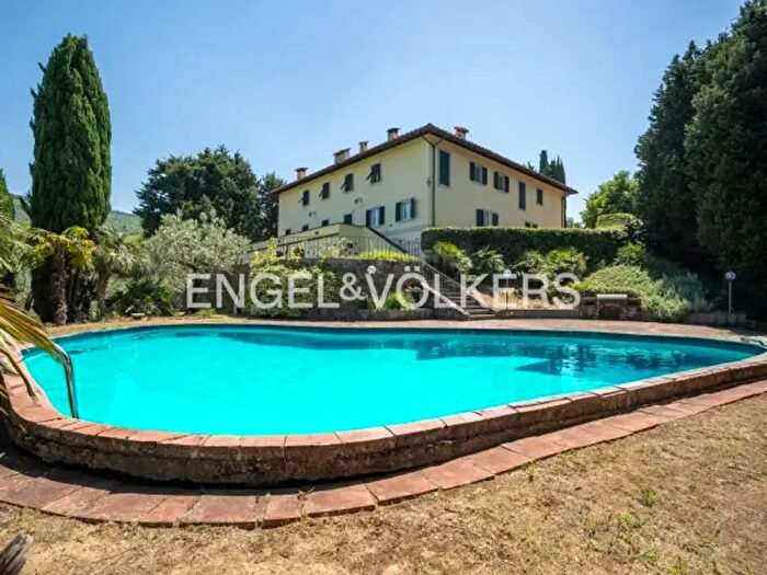 Casa con 6 locali in vendita in Via di Villamagna, Firenze
