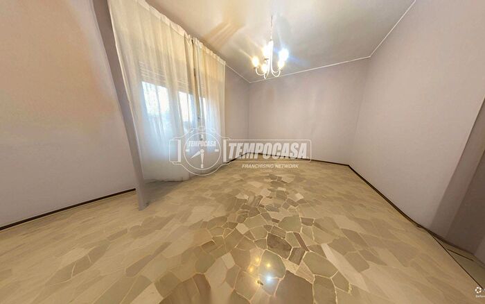 Appartamento trilocale in vendita in Via Martiri della Libertà, Rho