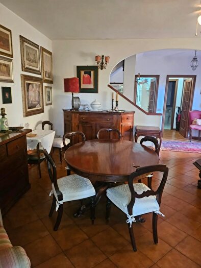 Casa con 6 locali in vendita in Pietrasanta