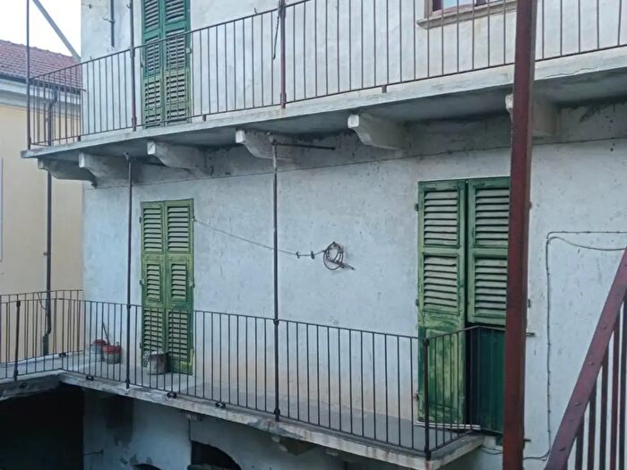 Casa con 14 locali in vendita in Bistagno
