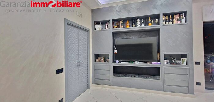 Appartamento trilocale in vendita in Via Arenaccia, Napoli