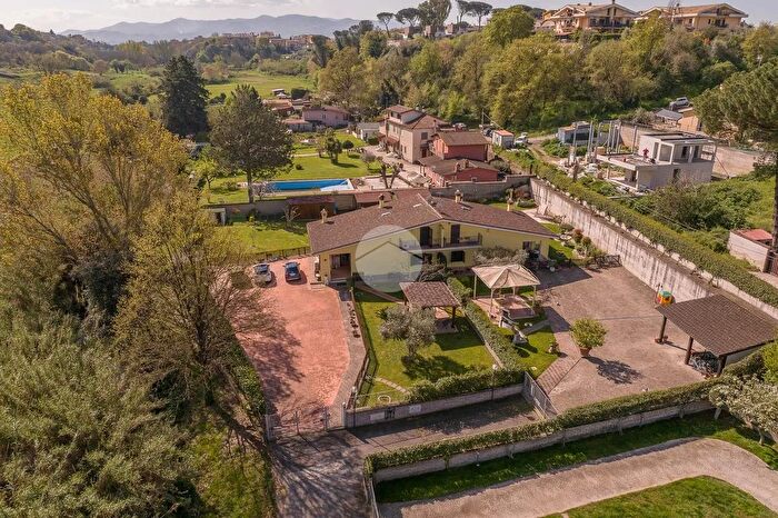 Casa quadrilocale in vendita in Via Fosso dellOsa, Roma