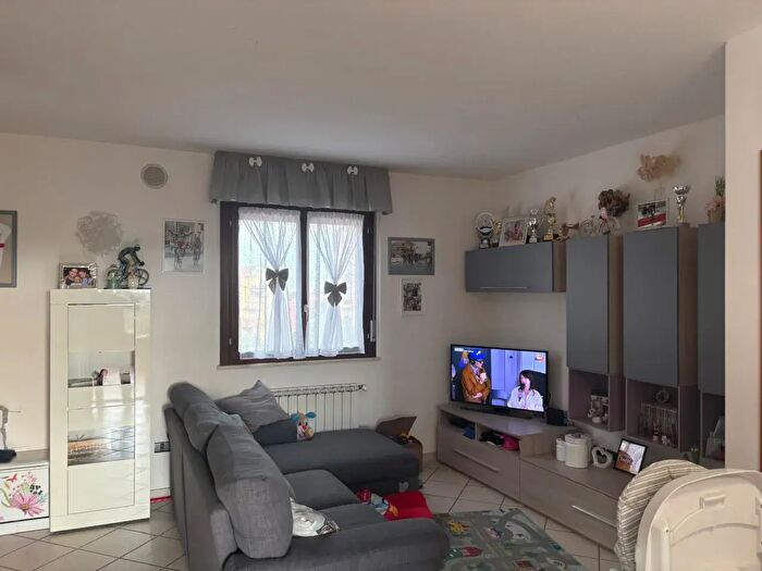 Appartamento trilocale in vendita in Via di Pontignale, Firenze