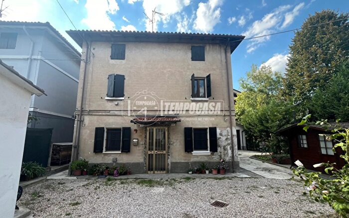 Casa con 6 locali in vendita in Via Fornace, Bomporto