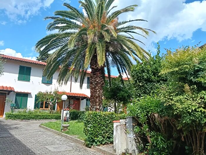 Appartamento quadrilocale in vendita in Via dell' Olmicino, Sesto Fiorentino