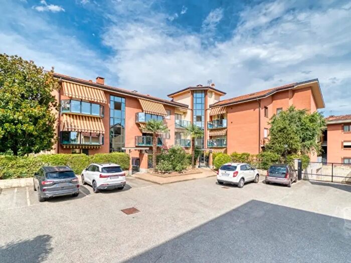 Appartamento con 5 locali in vendita in Via Ugo Foscolo, Rivoli