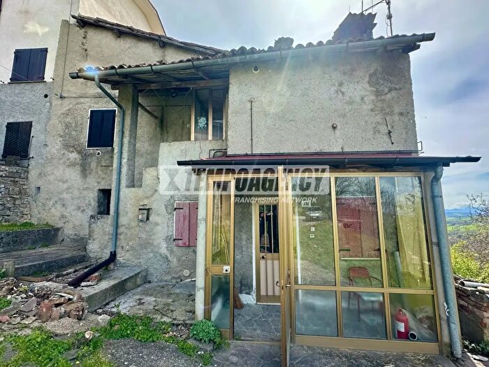 Appartamento con 5 locali in vendita in Via Casa Camerieri, Serramazzoni