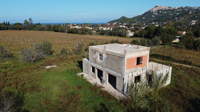 Casa con 6 locali in vendita in Località Cenito, Castellabate