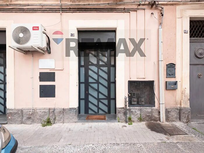 Casa trilocale in vendita in Via Rodi, Catania