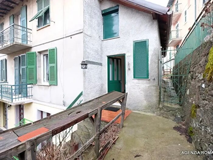Appartamento trilocale in vendita in Urbe