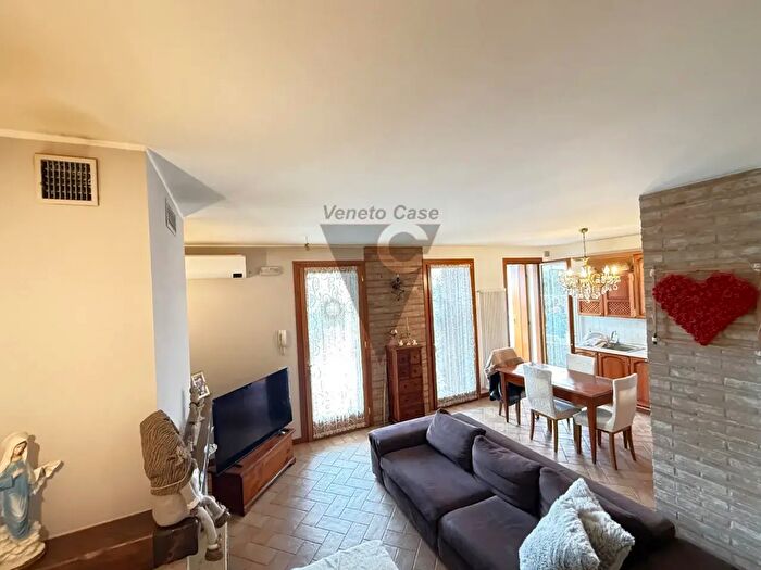 Casa quadrilocale in vendita in Via Cornio d, Camponogara