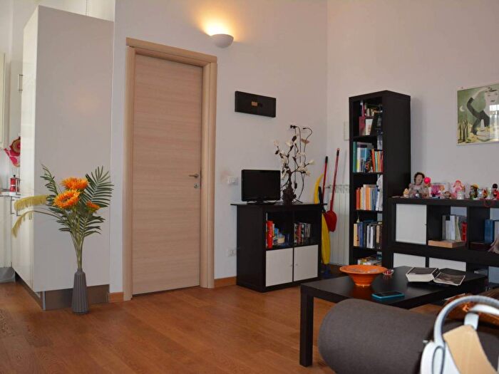 Appartamento bilocale in affitto in Via Pietro Borsieri, Isola, Milano