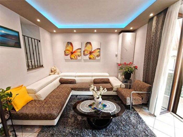 Appartamento quadrilocale in vendita in Via Verdi, Vedano Olona