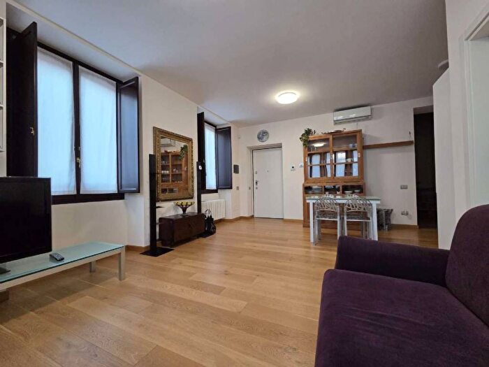 Appartamento trilocale in affitto in via Arsenale, Via Roma, Torino