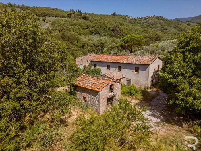 Casa con 6 locali in vendita in Strada Comunale di San Clemente, Loro Ciuffenna