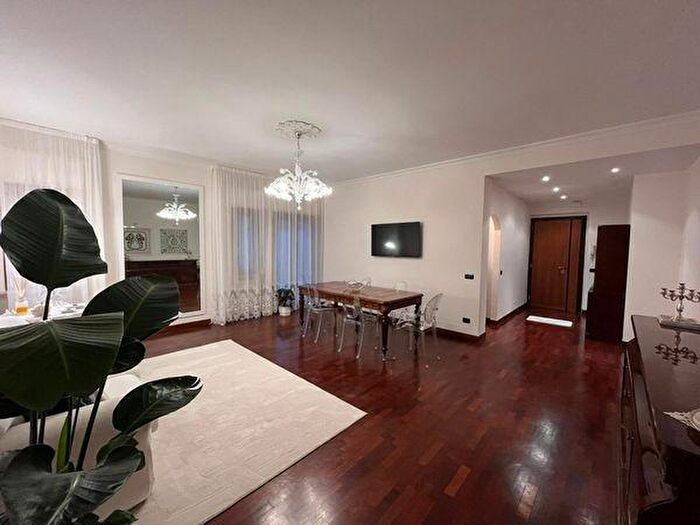 Appartamento quadrilocale in affitto in Viale Vincenzo De Filippis, Catanzaro