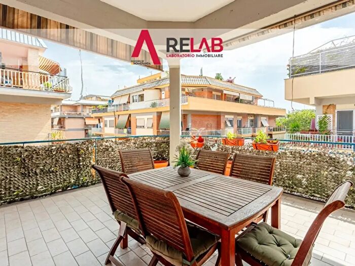 Appartamento trilocale in vendita in Corso Duca di Genova, Roma