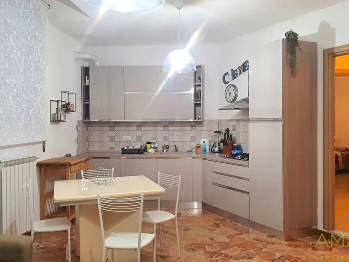 Appartamento trilocale in vendita in Via Giobatta Brandini, Centro, Quiliano