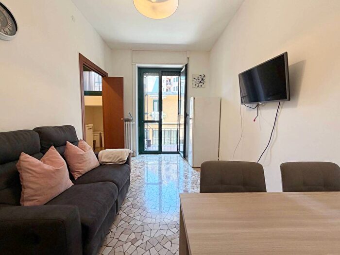 Appartamento trilocale in affitto in Via Gran San Bernardo, Cenisio, Milano