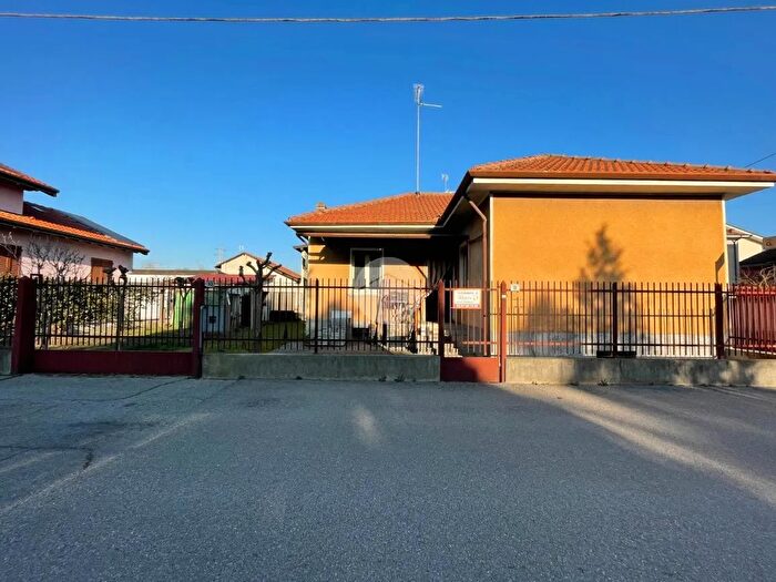 Casa quadrilocale in vendita in Via S Luigi, Magenta