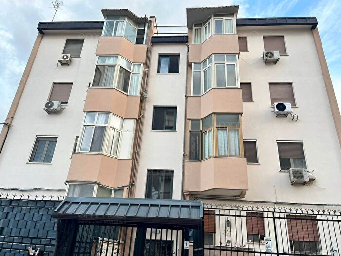 Appartamento quadrilocale in affitto in Via Giovanni Calabrò, Montegrappa, Palermo