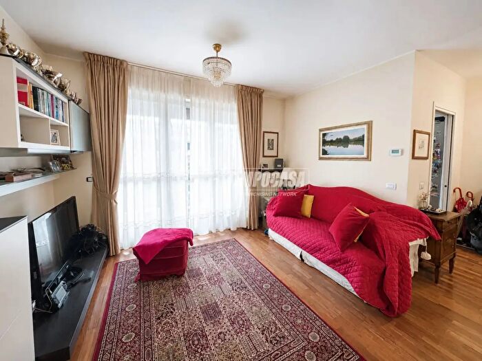Appartamento trilocale in vendita in Via Francesco Gonin, Milano