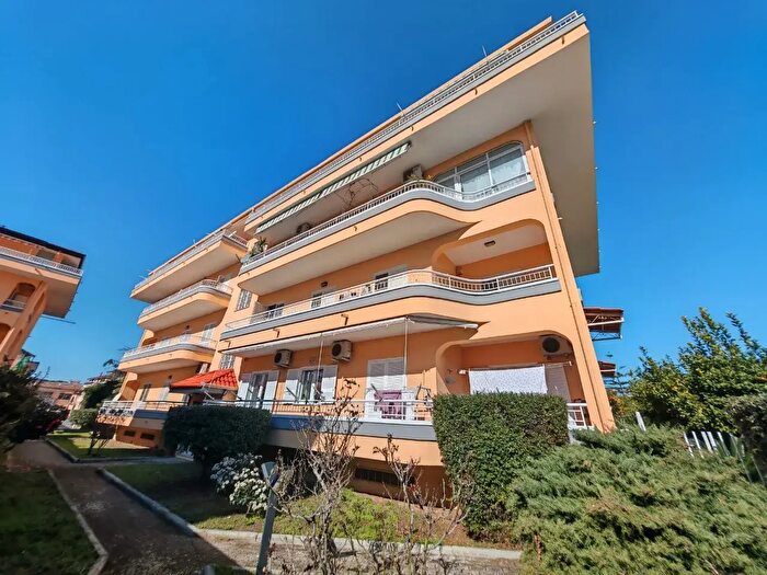 Appartamento quadrilocale in vendita in Via Primo Ottobre, Caserta