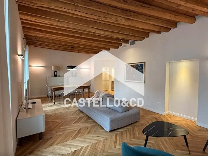 Appartamento quadrilocale in affitto in Via Porto Vecchio, Desenzano Del Garda